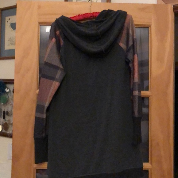 Maurice’s gray hoodie, size large. - Picture 5 of 5